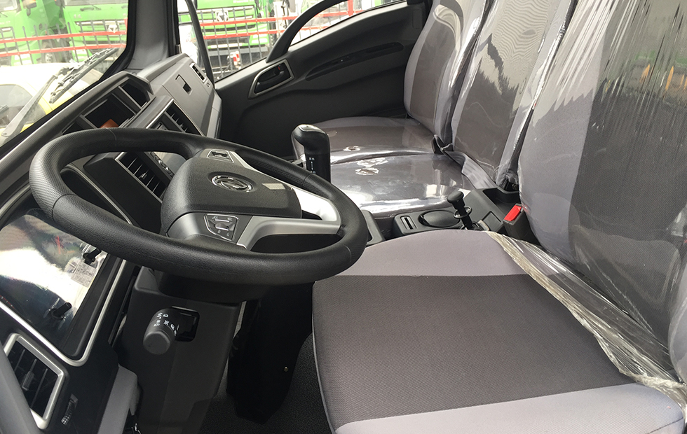 齊東方牌CLD5040TFZ6型防撞緩沖車